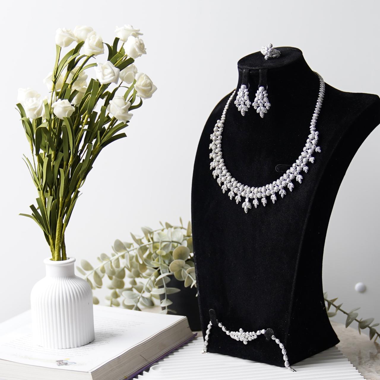 طقم الزركون الفخم 