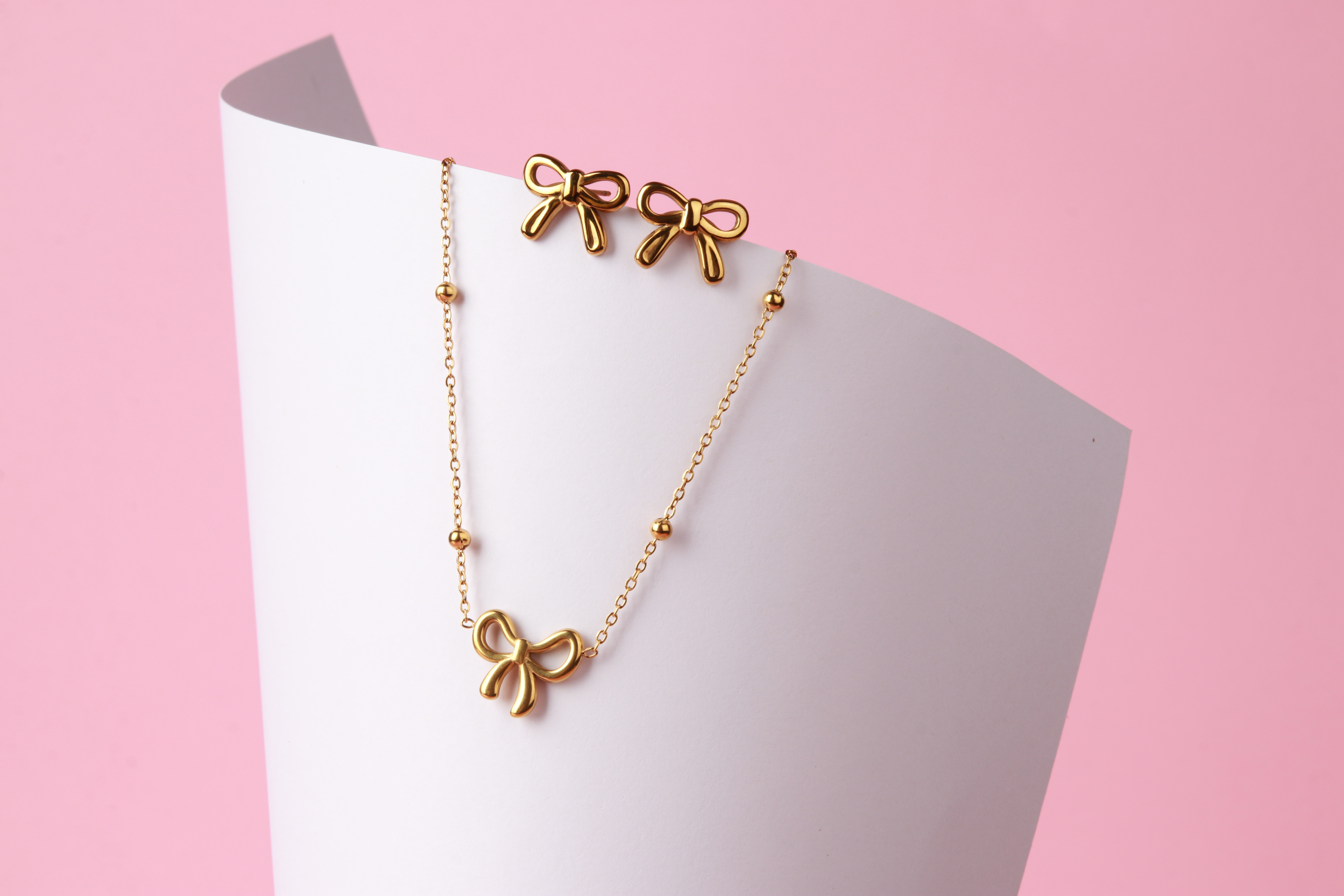 طقم الفيونـكة 