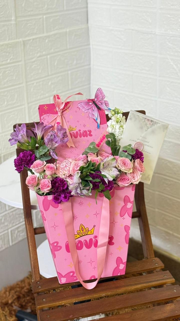 باقة الاكسسوار مع الورد