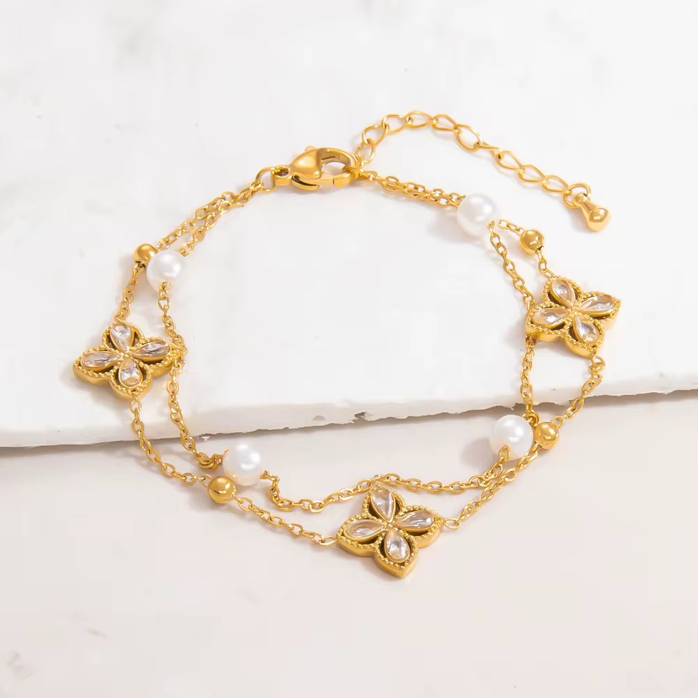 إسوارة الوردات باللؤلؤ 