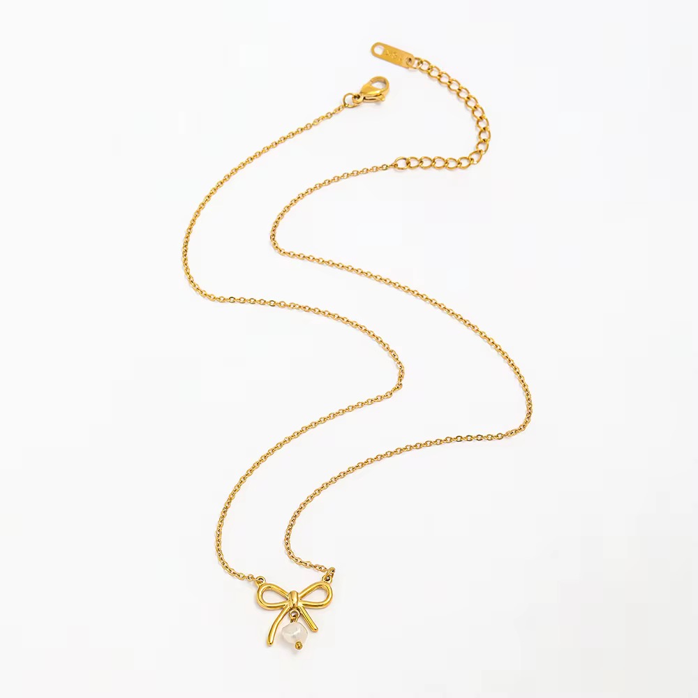 قلادة الفيونكة بالؤلؤ 