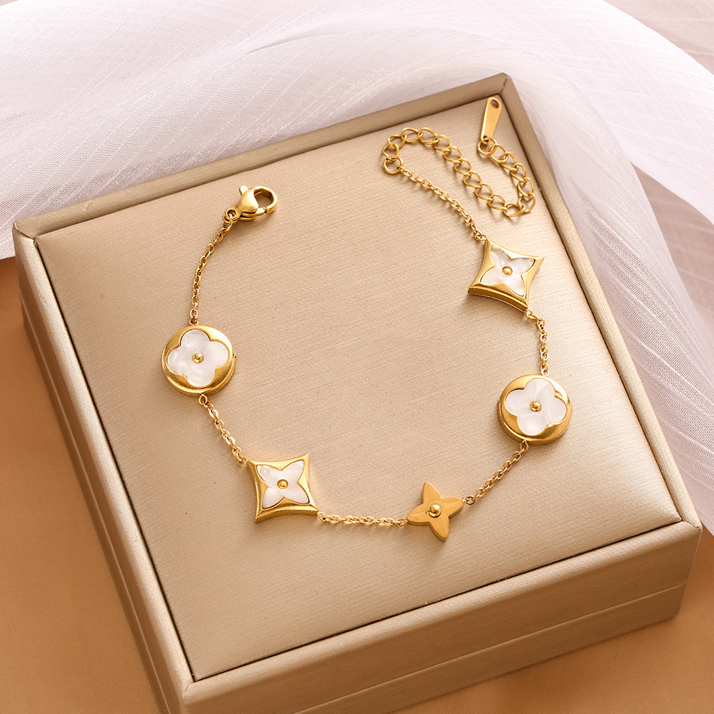 إسوارة من LV 