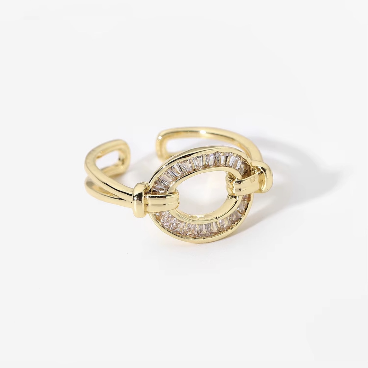 خاتم بتصميم عصري 