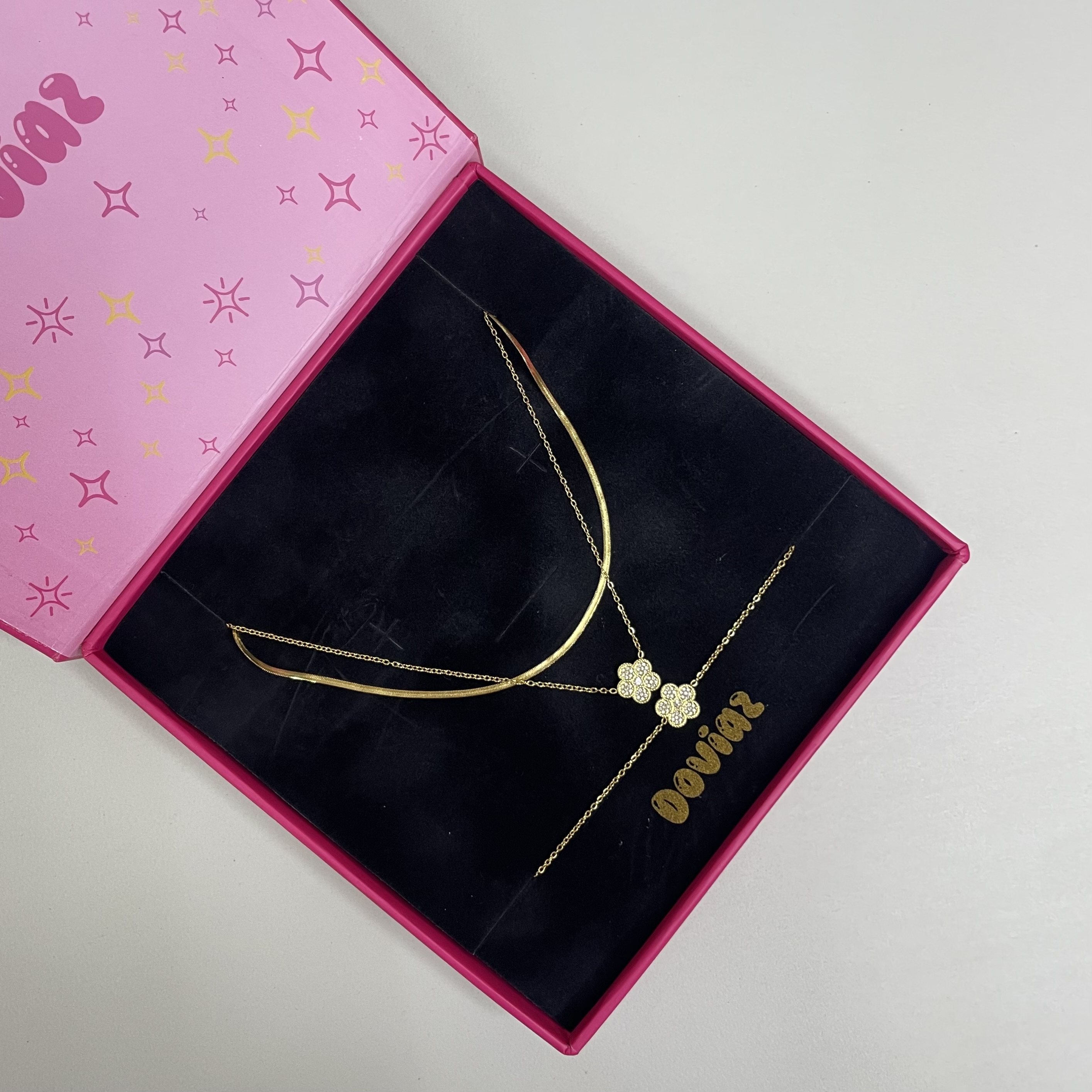 طقم عصري وأنيق 